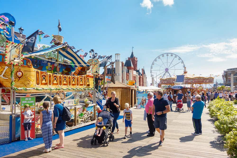 20 Places in Cardiff for Travellers | Best Agencies