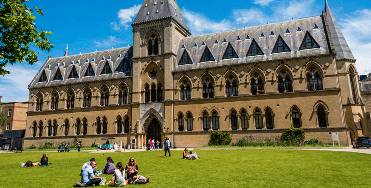 Computer Colleges in England | Best Agencies
