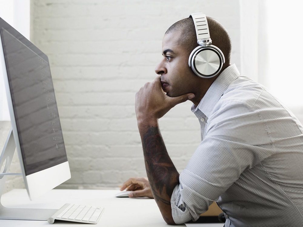 How Do You Find a Booking Agent for Celebrity Talent | Best Agencies